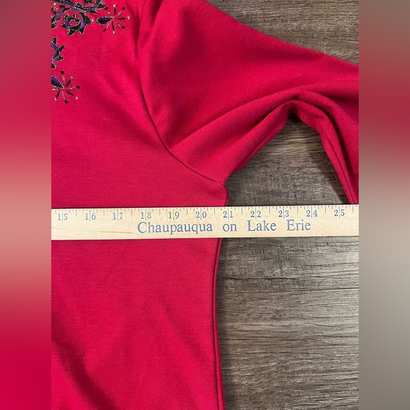 Bob Mackie Top Tunic Medium Red & Blue Embroidered Tunic Wearable Art V-neck F12 - Picture 6 of 8